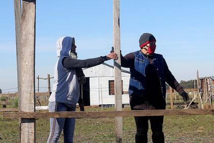 En La Plata, 800 familias ocupan terrenos fiscales en donde funcionaba el Club de Planeadores; la toma lleva casi un año
