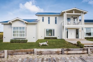 Una casa con mirador, galería, sala de juegos y fogón para disfrutar más allá del verano