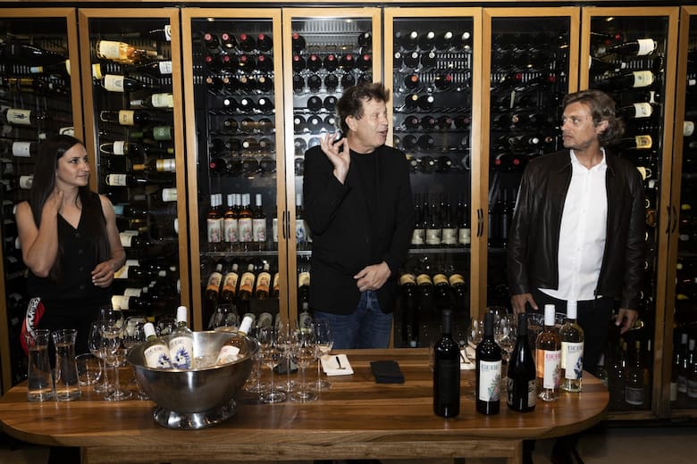 Bebe Contepomi cambia de escenario: del rock y la TV a su propio vino y la producción cultural