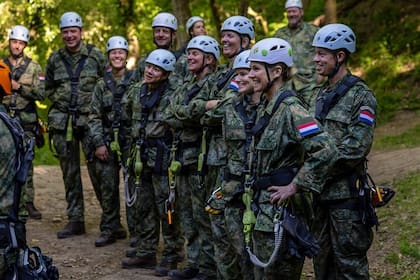 En la previa de su cumpleaños número 54, Máxima Zorreguieta sorprendió a todos al participar de un entrenamiento militar (Foto: Instagram @koninklijkhuis)