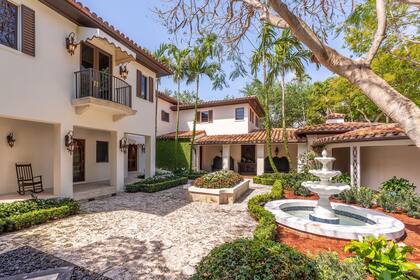 En la propiedad el agua tiene una presencia vital