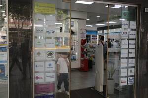 Kicillof desembolsará $800 millones para que las farmacias no dejen de atender afiliados de obras sociales y prepagas