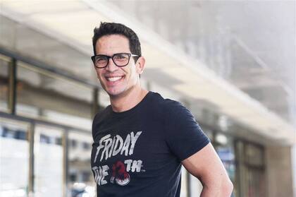 En la puerta del San Martín, Ramos espera que lo convoquen para trabajar allí