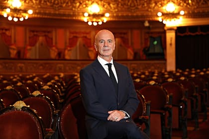 En la sala principal, Jorge Telerman reflexiona sobre el rol del Teatro Colón en tiempo presente: "Es una de las instituciones con mayor peso simbólico que tiene la Argentina; nos vemos reflejados en esa capacidad de ser excelsos y únicos, en un momento en el que nuestra autoestima a nivel nacional está tan caída, deteriorada, con horizontes tan difusos y una mirada melancólica"