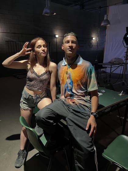 En la segunda temporada de En el barro, Carolina Kopelioff y L-Gante hicieron una escena íntima (Foto: Instagram @carolinakopelioff)