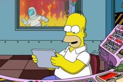 En la serie, pese a que varias veces quedó suspendido, Homero siempre pudo volver a su trabajo