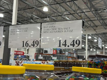 En la sucursal de Orlando, cada bolsa tiene un precio de 14,49 dólares