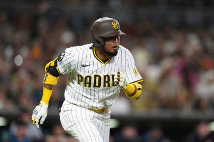 En la temporada 2025, acumula más de 100 hits, cinco jonrones y un promedio de bateo de .284 con los Padres de San Diego