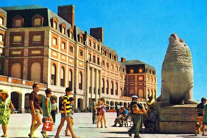 En la temporada de Mar del Plata de 1975 hubo más público presenciando espectáculos teatrales, musicales y de circo que gente en el Casino Central