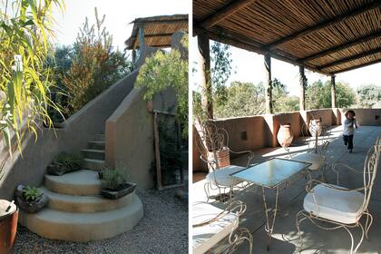 En la terraza de la suite, antiguo juego de jardín y macetones de barro. La escalera va de allí a la galería en planta baja, y tiene un estilo similar a la del interior.