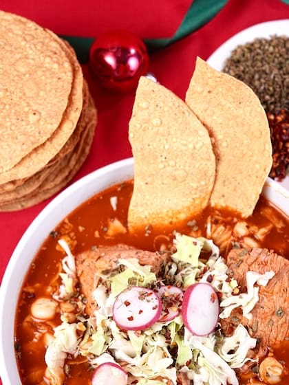 En la tienda de Vallarta se puede encontrar pozole y tamales en el menú (FB Vallarta Supermarkets)