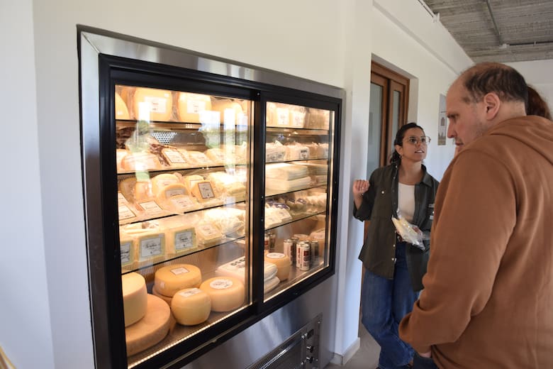 El Abascay: la fábrica de quesos artesanales que abre sus puertas al turismo rural en Brandsen