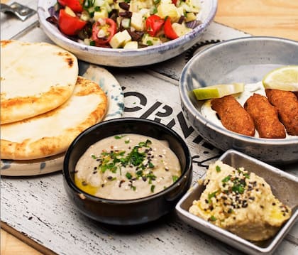 En La Tornería hay muchas entradas aptas para varios tenedores