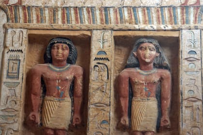 En la tumba hay imágenes del sacerdote Wahtye y su familia