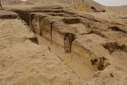 En la tumba que estuvo oculta por varios siglos se descubrieron dos estatuas: una de ellas pertenecía a una sacerdotisa de Hathur