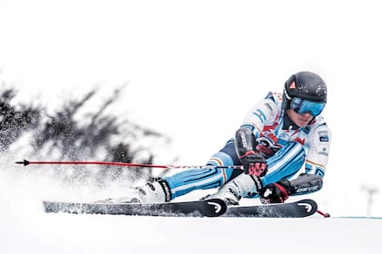 En la última carrera de la competencia, el deportista logró el resultado que esperaba y terminó primero en el podio con 721 puntos.