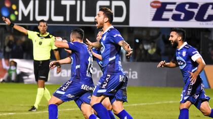 En la última jugada, Atlético Rafaela se lo ganó a Atlético Tucumán