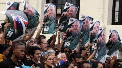En la Universidad de La Habana, cientos de personas recordaron ayer a Fidel