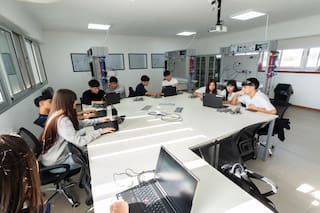 Una alianza estratégica impulsa la formación de ingenieros con estándares internacionales