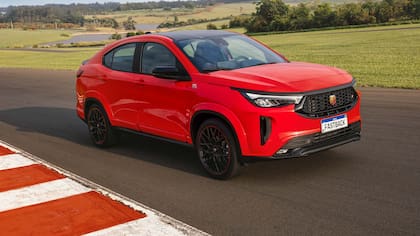 En la versión Abarth (la marca deportiva de Fiat), el mismo motor llega a los 100 km/h en 8,5 segundos