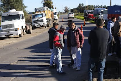 En la zona de Quequén-Necochea los transportistas llevan adelante el reclamo por un aumento en las tarifas