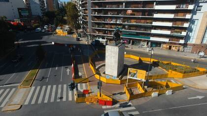 En la zona del Cid Campeador se dibuja una nueva traza con las vallas que van marcando los desvíos para la circulación de vehículos