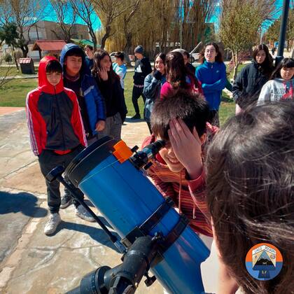 En Lago Posadas, los chicos asistieron a charlas de astrónomos