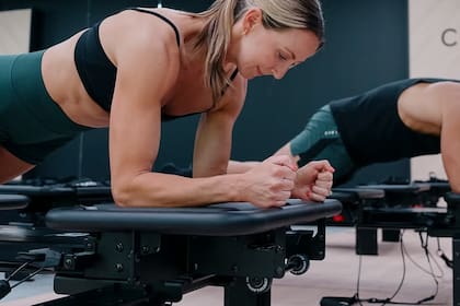 En Lagree se trabajan múltiples grupos musculares hasta el agotamiento