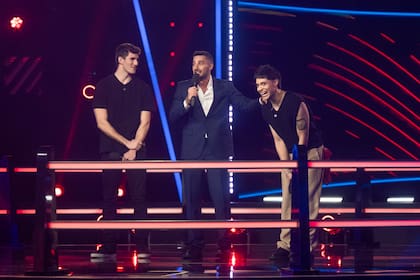 En las "Batallas" compitió contra Pablo Cuello e interpretaron “Burning love”