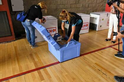 En Las Heras, se confundieron la temperatura a la que pusieron a refrigerar vacunas y no se sabe si podrán ser aplicadas