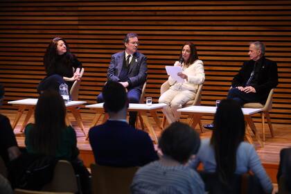 En las jornadas Borges organizadas por el Ministerio de Cultura se homenajeó a María Kodama en la cúpula del CCK. Hablaron Fernando Flores, Laura Rosato, María Victoria Kodama y el Ministro de Cultura de la Nación, Tristán Bauer. Asistieron el titular de la Biblioteca Nacional, Juan Sasturain y herederos de Kodama.