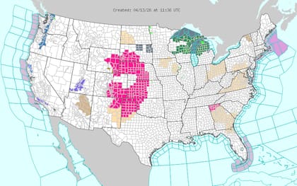 En las llanuras centrales, el NWS ha emitido alertas rojas debido a la combinación de aire extremadamente seco y ráfagas de viento