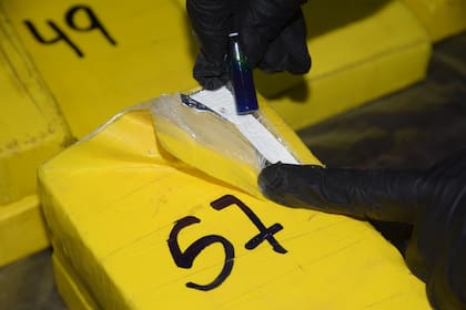 En las mochilas llevaban 83 kilos de cocaína