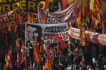 En las puertas de los Tribunales de Comodoro Py, los manifestantes aguardaron desde esta mañana por la sentencia