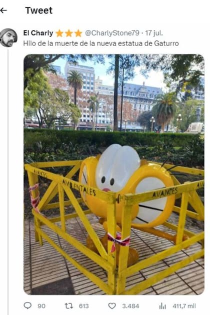 En las redes sociales hubo posteos y hasta hilos en los que se describía la situación de Gaturro paso a paso, desde que llegó a la esquina de Azopardo y Belgrano el viernes hasta que, vandalización mediante, fue retirado el domingo