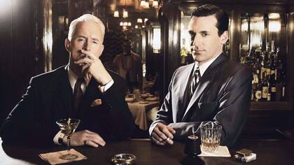 En las series también se hace uso de esta relación; Mad Men fue una de las que más dio canilla libre al tema