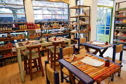 En las tardes se destacan las reinas: las tortas caseras