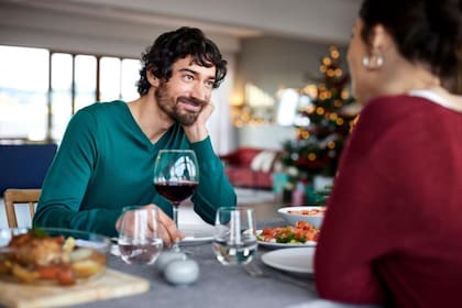 En las últimas décadas, unas investigaciones demostraron que la formulación de ciertas preguntas permiten establecer unos nexos afectivos más rápidos.