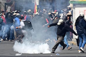 El Congreso autorizó a Paz a desplegar las Fuerzas Armadas y declarar el estado de emergencia