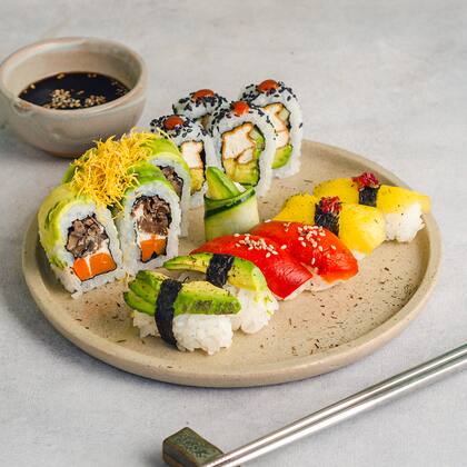 En Let it V tienen todo tipo de platos adaptados al paladar vegano, desde sushi a burritos y postres.