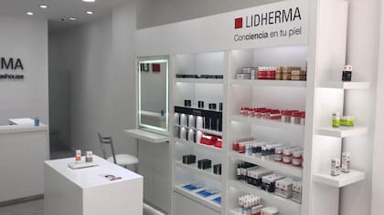 En Lidherma no solo hay protectores solares en diferentes formatos, sino además cremas para el post y autobronceantes