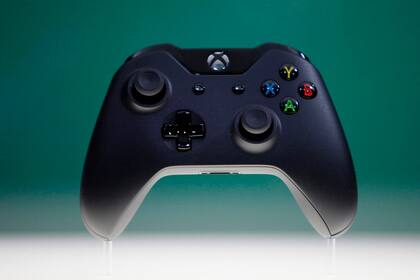 En línea con la unificación de plataformas de hardware bajo un único sistema operativo, Microsoft anunció que el joystick de la Xbox One se podrá utilizar en PC