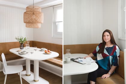 En línea con una paleta de colores neutros, el banco del box fue tapizado en cuero natural tinte suela.