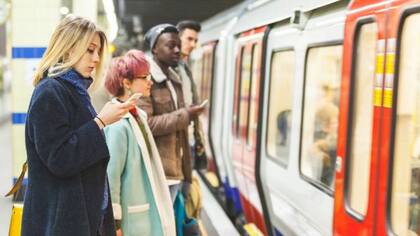 En lo posible evita la hora punta, para viajar cuando el metro está más vacío