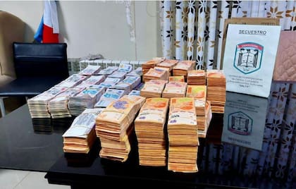 En los allanamientos también se secuestró pesos y dólares
