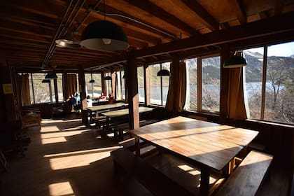 En los alrededores del refugio está la bellísima laguna Témpanos.