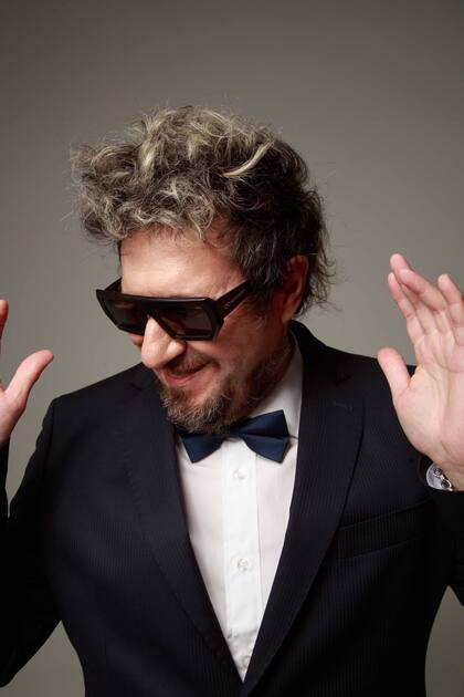 En los años 90, los Deca adopotaron a Alberto Castillo, el cantor de los 100 barrios porteños, como el abuelo del grupo.