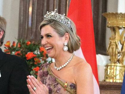 En los años 90, Máxima viajó a Nueva York para construir su carrera profesional; en ese tiempo, vivió algunos romances que la ilusionaron antes de conocer al indicado