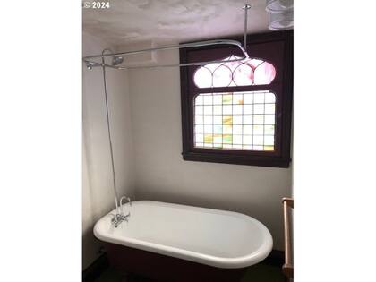 En los baños se mantuvieron las antiguas bañeras con patas