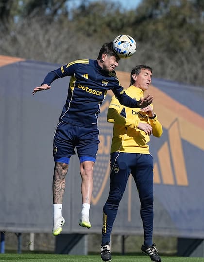 En los entrenamientos, Úbeda es el asistente más activo del cuerpo técnico: él dirige las prácticas, mientras Russo supervisa.